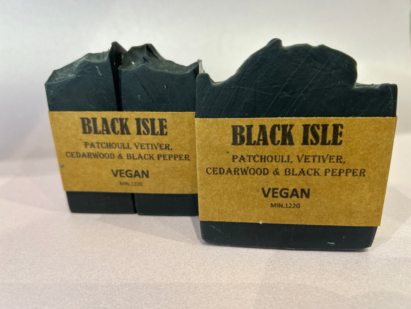 BLACK ISLE. VEGAN. 122G